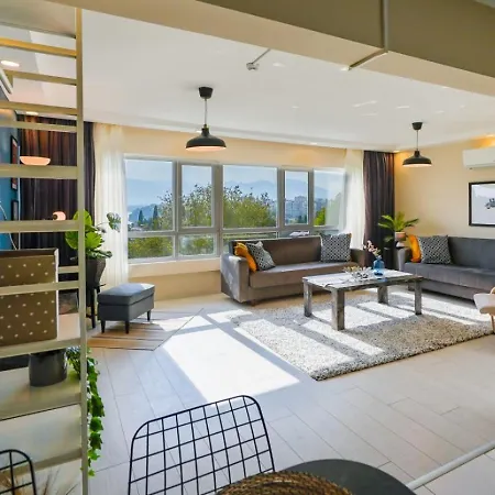 Chic Flat Near Hadrian's Gate アパート *