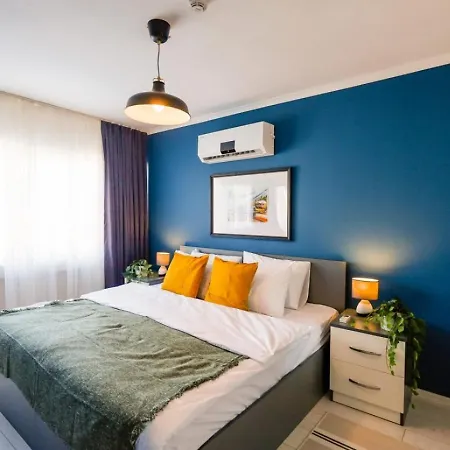 Chic Flat Near Hadrian's Gate *